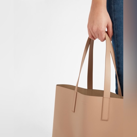 SOLD- NWT Everlane the Day Market Tote in light Taupe - Picture 3 of 12